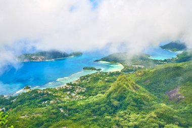Morne Blanc, Seyşeller, Mahe panoramik görünümünden port glaud ve port launay panoramik görünümü