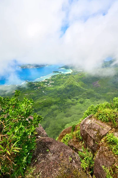 Panoramablick auf Port Glaud und Port Launay vom Morne Blanc Hill, Seychellen — Stockfoto