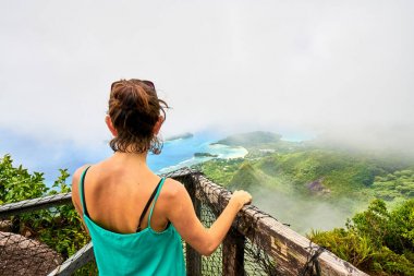 Morne Blanc Dağ'da macera kadın yürüyüş, seyşeller