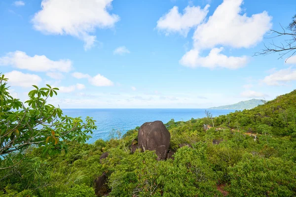 Anse major trail, wandern auf naturlehrpfad von mahe, seychellen — Stockfoto