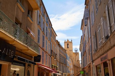 Provence France - 21 Haziran 2016: Aix-en-Provence'ın kalbindeki sokaklar