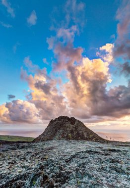 reunion adasında volkanik patlama eski krater gündoğumu , 2007