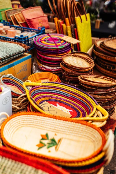 saint-pierre fuar alanında zanaat ürünleri, reunion ada