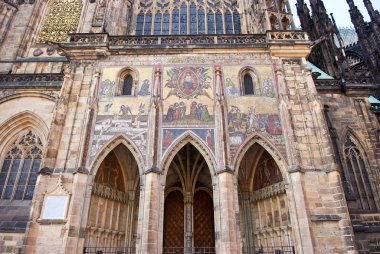 Bir mozaik ile Tapınak cephesi parçası