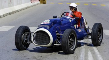 Bari, İtalya - 30 Nisan 2017: Bari, Bari 1947 yılında düzenlenen Grand Prix tarihi canlandırma yarışmaya yarış arabasına katılımcı