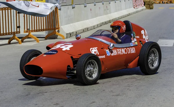 Bari Italien April 2017 Teilnehmer Mit Seinem Rennwagen Wettbewerb Der — Stockfoto