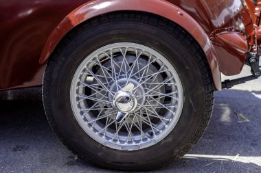 vintage kırmızı spor araba ile yakın ön sol