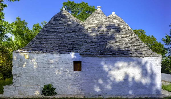 Τυπικά Σπίτια Σχήμα Κώνου Που Ονομάζονται Trulli Στο Alberobello Ιταλία — Φωτογραφία Αρχείου