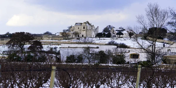 Ländliche Landschaft Apuliens Landschaft Mit Trockenen Mauern Und Schneebedeckten Masseria — Stockfoto