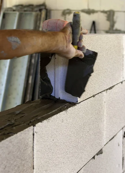 Mason Performs Internal Masonry Blocks Aerated Concrete Selective Focus — Stock Photo, Image