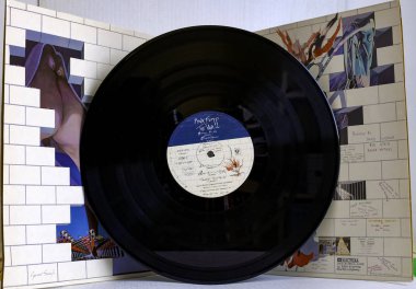 Modugno, İtalya - 25 Nisan 2013: Pink Floyd'un vinil Lps koleksiyonumdan The Wall çift albümü