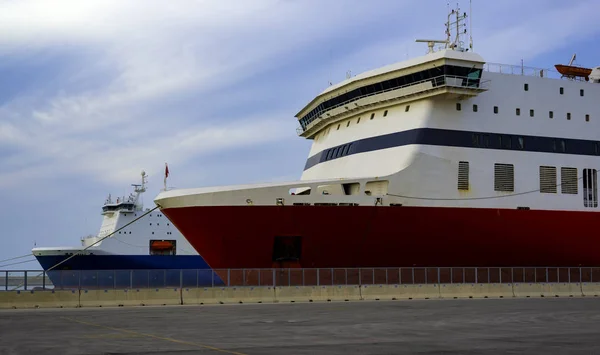 Grandi Navi Ancorate Nel Porto — Foto Stock