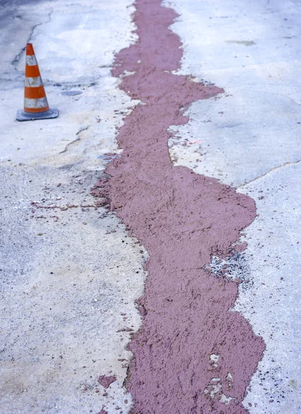 Llenado Con Hormigón Coloreado Excavación Con Una Sección Estrecha Para — Foto de Stock