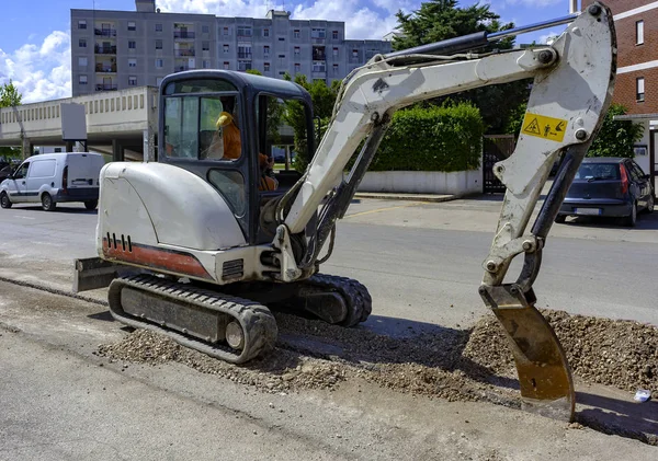 Mini Excavadora Con Cubo Estrecho Para Colocación Línea Cable Fibra —  Fotos de Stock