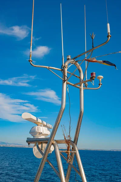 Antena Buques Sistema Navegación Cielo Azul Claro — Foto de Stock