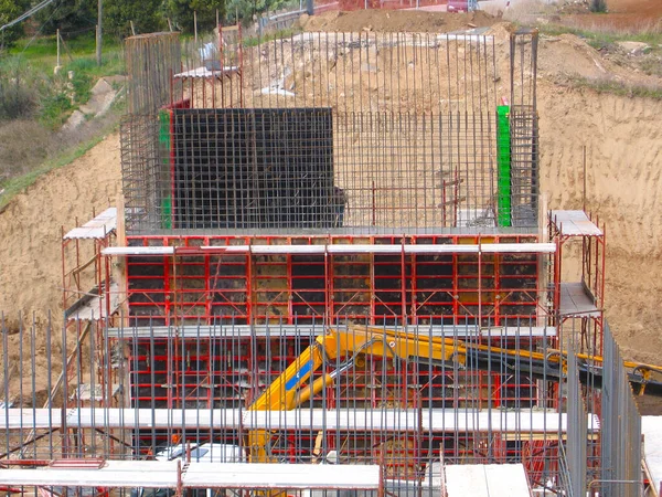 Formowanie Ścian Betonu Budowa Ścian Elewacji Ramion Mostu Drogowego — Zdjęcie stockowe