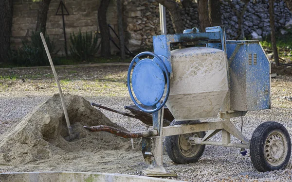 Cementblandare Maskin Byggarbetsplats Verktyg Och Sand — Stockfoto