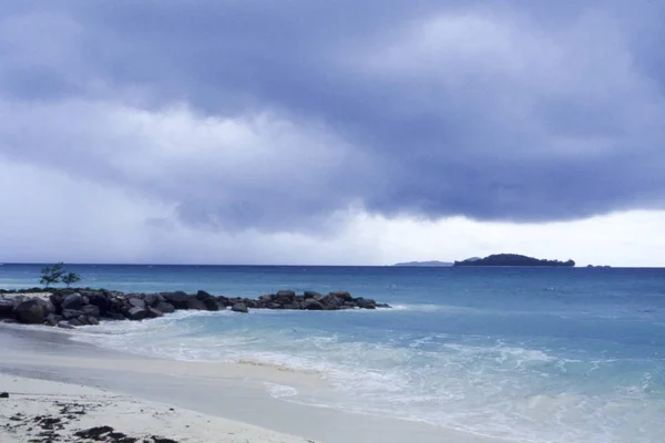 Praia Tropical Anse Kerlan Ilha Praslin Seychelle — Fotografia de Stock