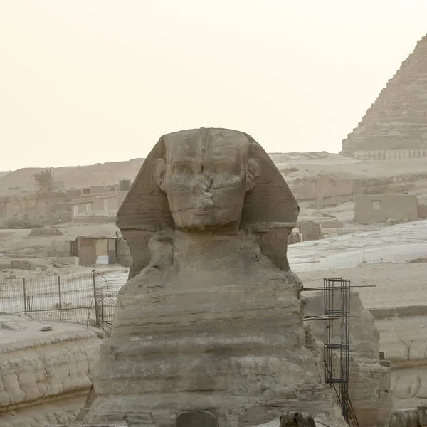 Giza Egipto Abril 2008 Esfinge Pirámides Keops Khafre Sitio Arqueológico — Foto de Stock