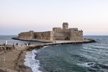 Le Castella, Calabrian hedef