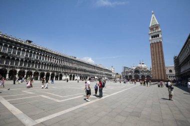 Turistler içinde San Marco Meydanı