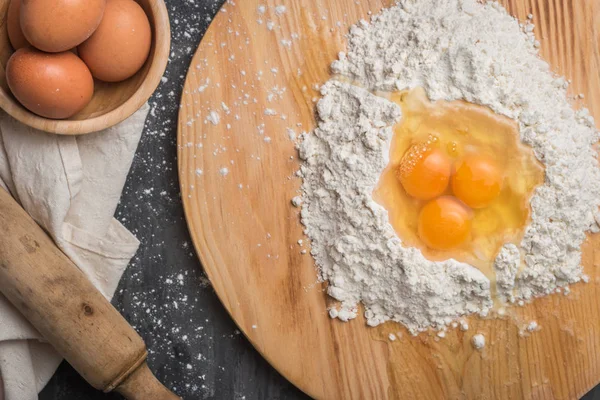 Top View Eggs Dough Flour Rolling Pin Wooden Table Background — Stock Photo, Image