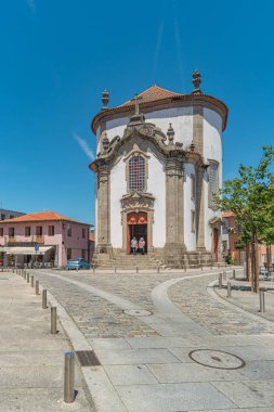 Arcos De Valdevez, Portekiz - Mayıs 2019: Arcos de Valdevez köyünün tarihi merkezindeki Lapa Kilisesi'nin görünümü