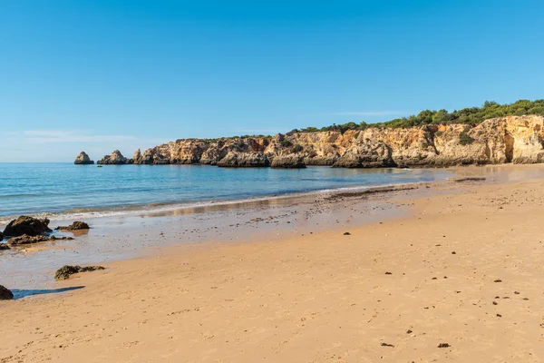 Pohled na pláž Alemao (Praia do Alemao) v Portimao Algarve Portugal — Stock fotografie