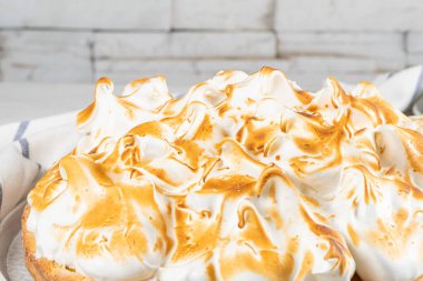 Kremalı limonlu turta. Geleneksel Amerikan pastası. Ev yapımı pişirme. Boşluğu kopyala