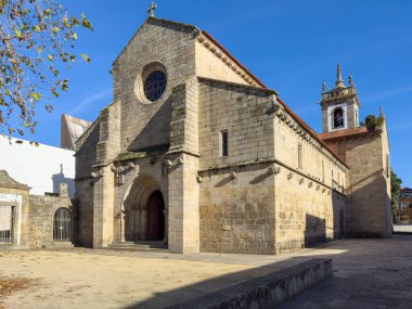 Sonbaharda Vila Real Se Katedrali cephesi, aynı zamanda Sao Domingo Kilisesi olarak da bilinir, Portekiz 'in kuzeyinde.