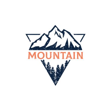 Forest Mountain açık hava logosu üçgen dizayn vektörü, spor ve eğlence logosu için en iyisi.