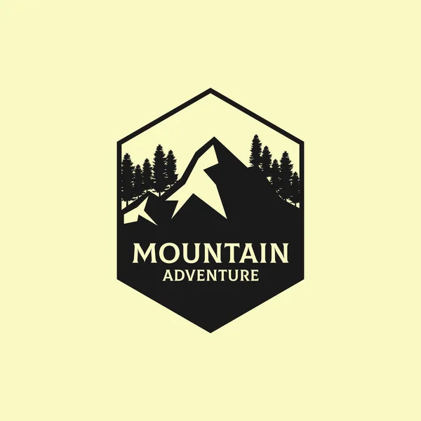 Mountain Adventure Design Logo Plein Air Idéal Pour Sport Les — Image vectorielle