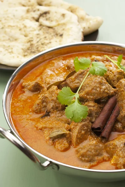 Indian Meal Food Curry Cordero Rogan Josh Naan Pan Vertical — Foto de Stock