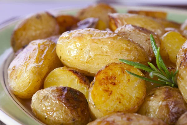 Roast New Potatoes with Rosemary — Stock Photo, Image