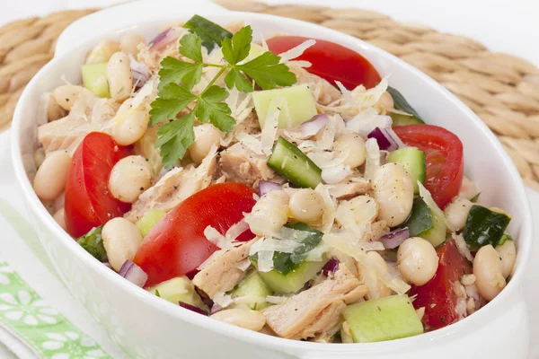 Atum e salada de feijão branco — Fotografia de Stock