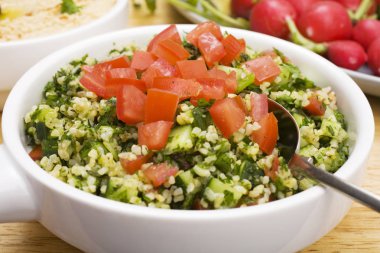 Tabbouleh domates ile