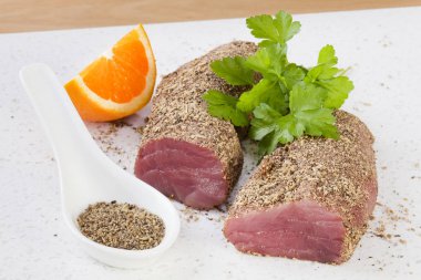 Domuz filetosu veya baharat Cust ile bonfile