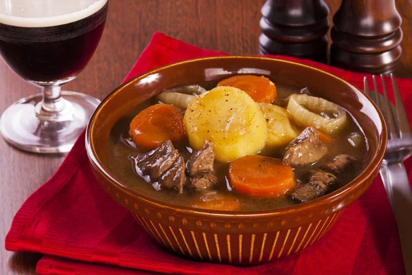 Irish Stew and a Glass of Stout — Stock Photo, Image