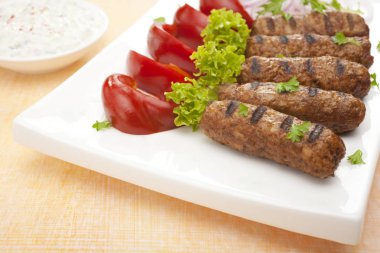 Cevapcici Cevapi Kebap S kinless sosis turşu biber