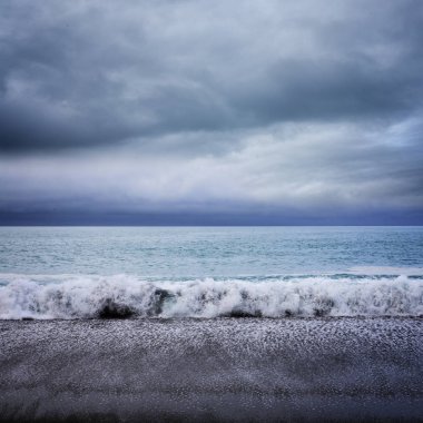 Fırtınalı deniz ve gökyüzü, kare