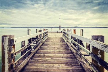 İskeleye Maraetai Beach, Auckland, Yeni Zelanda