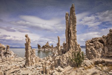 Tüf Towers Mono Gölü Kaliforniya