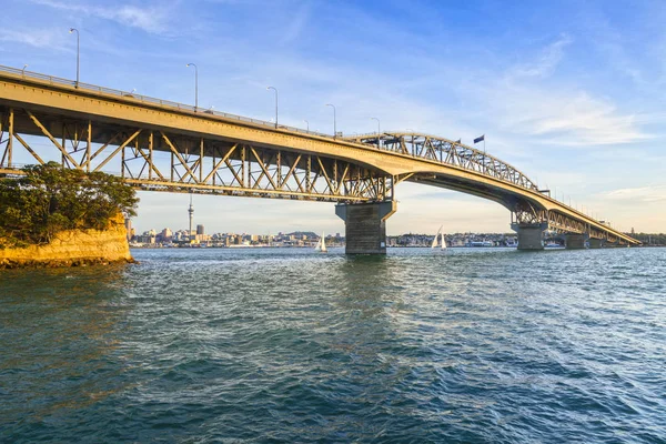 Auckland Harbour Bridge, Sera — Foto Stock