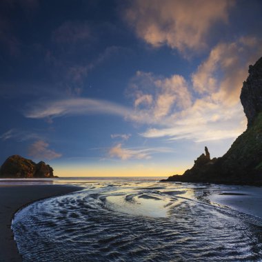 Piha Beach Auckland Yeni Zelanda Twilight