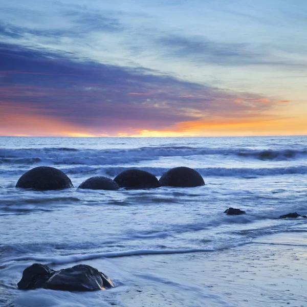 Moeraki sziklák Új-Zéland — Stock Fotó