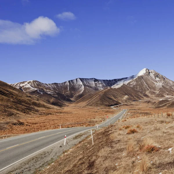 Yol Lindis Pass Otago Yeni Zelanda Yaklaşıyor — Stok fotoğraf