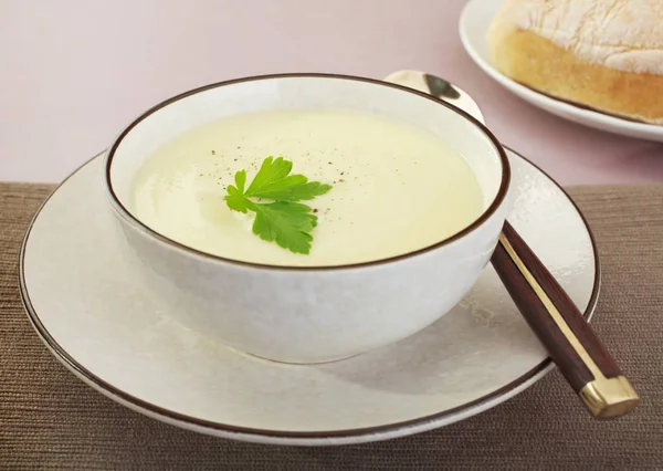 Cauliflower Soup in a Bowl — Stock Photo, Image