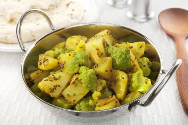 Aloo Ghobi Cauliflower Potato Curry Indian Vegetarian Food Meal — Stock Photo, Image