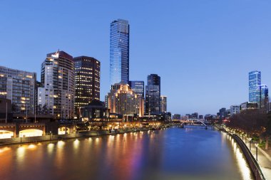 Melbourne Avustralya Yarra Nehri Twilight üzerinde