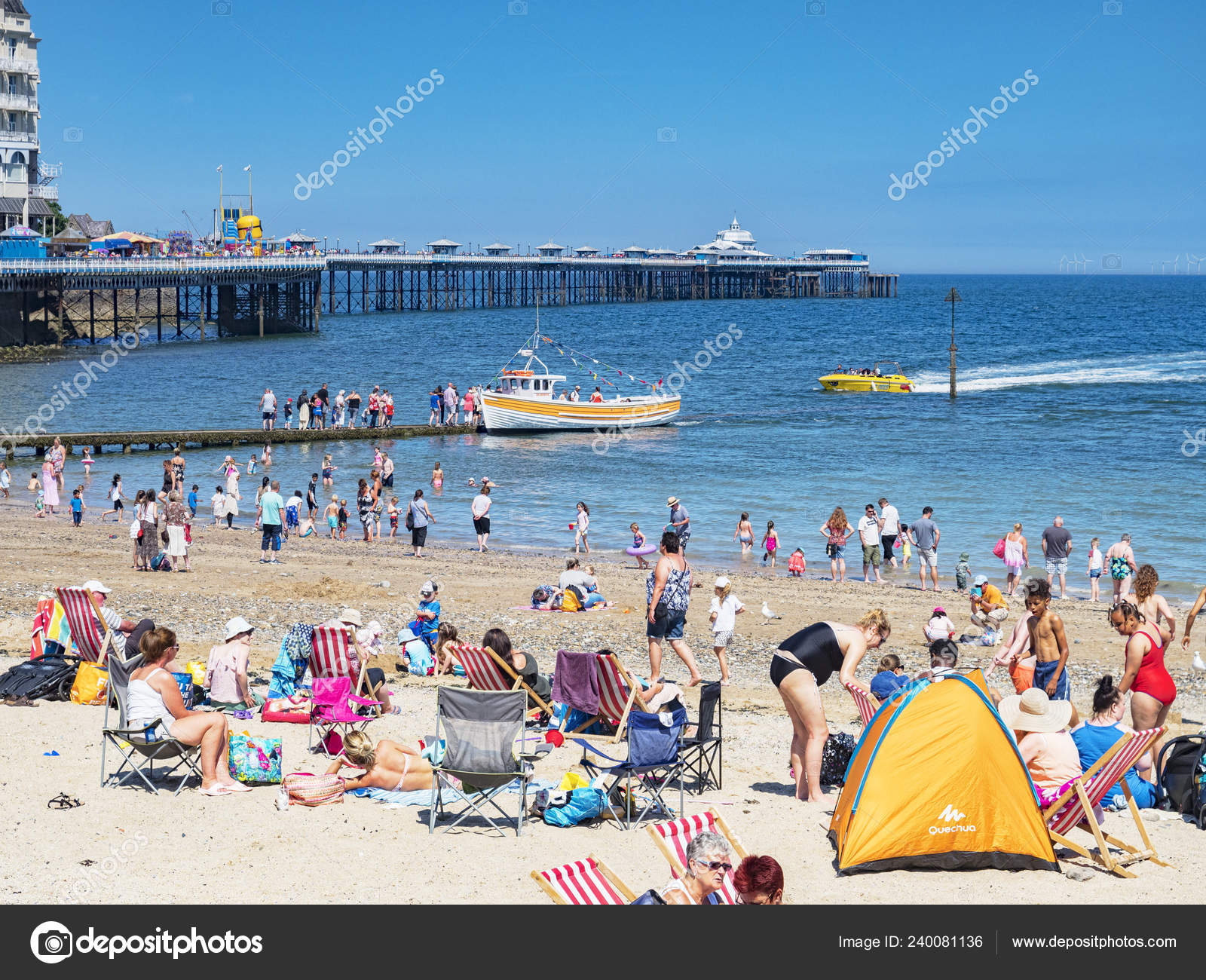 Llandudno Beach And Pier Uk Stock Editorial Photo C Travellinglight 240081136